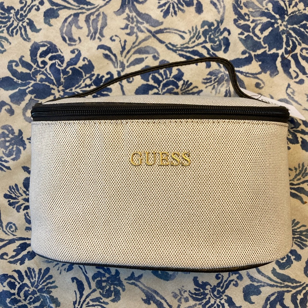 GUESS Cream Cosmetic Bag